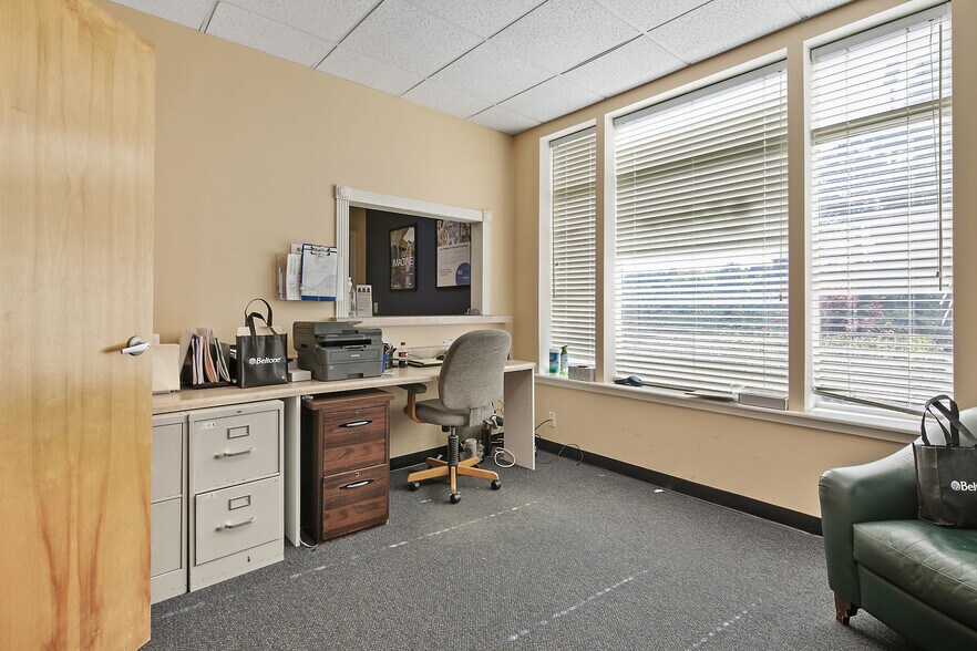 More Photos Of 303-305 Tilghman Dr, Dunn Medical For Sale