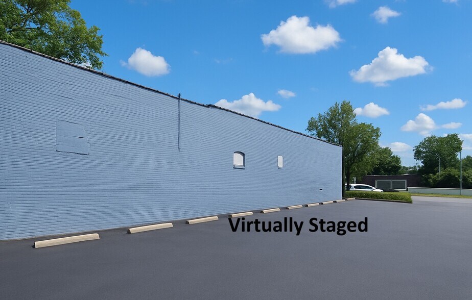 More Photos Of 1478 E Oak St, Columbus Freestanding For Sale