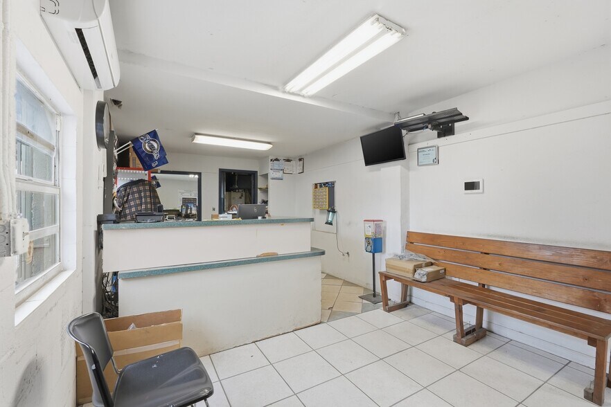 More Photos Of 6512 Old Cheney Hwy, Orlando Industrial For Sale