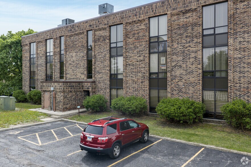 More Photos Of 935 W 175th St, Homewood Office For Sale