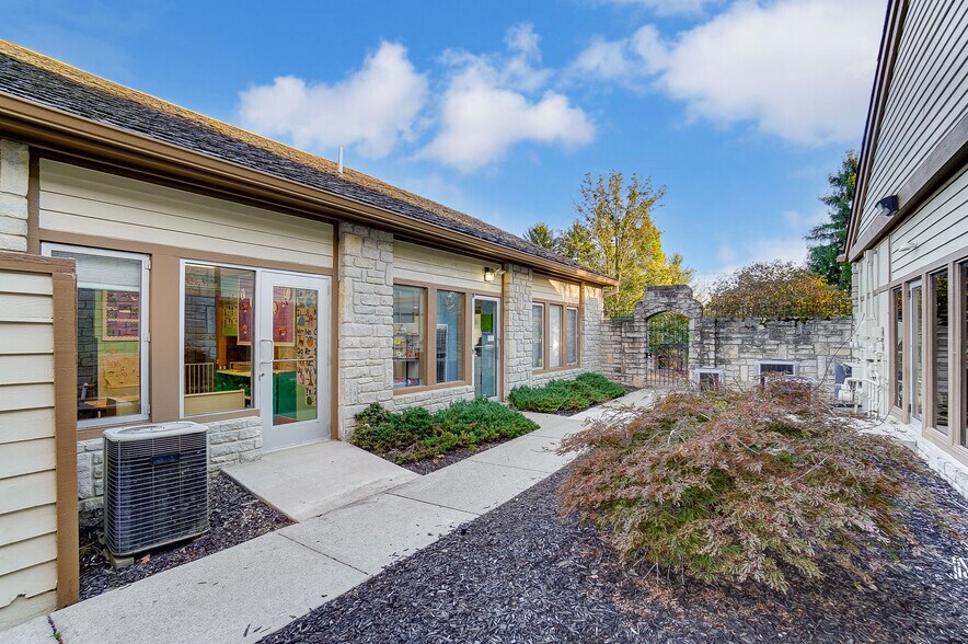 More Photos Of 5900-5920 Cromdale Dr, Dublin Daycare Center For Sale