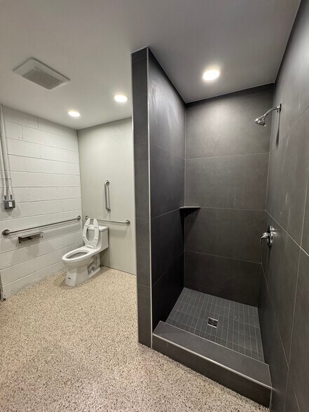 More Photos Of 2545 Industrial Row Dr, Troy Warehouse For Lease