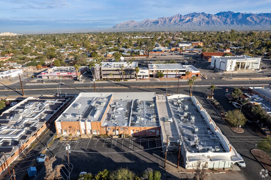 More Photos Of 2920-2932 E Broadway Blvd, Tucson Freestanding For Lease
