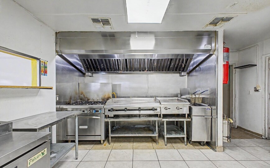 More Photos Of 801 E Broadway Rd, Mesa Fast Food For Sale