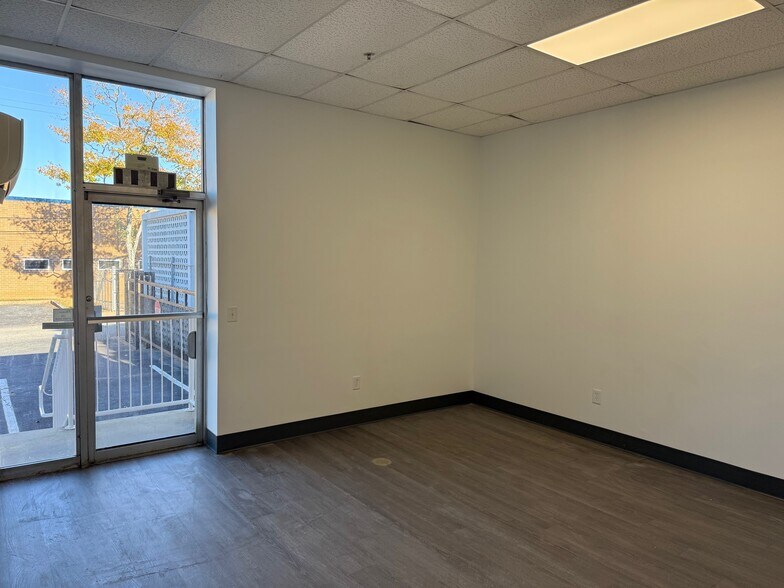 More Photos Of 4507 Mills Pl SW, Atlanta Warehouse For Lease