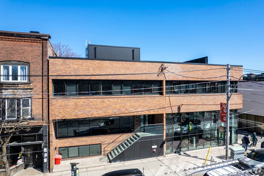 More Photos Of 946-952 Queen St W, Toronto Office For Lease