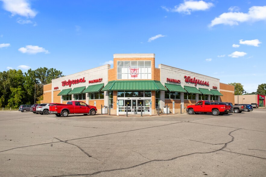 Primary Photo Of 1001 E M-21, Owosso Drugstore For Sale