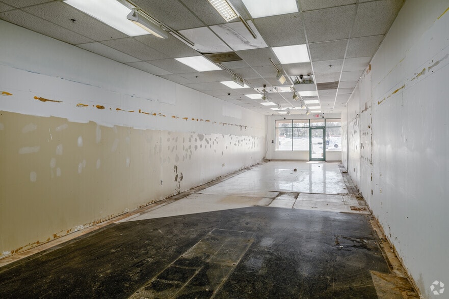 More Photos Of 3391 State Route 27, Franklin Park Storefront For Lease