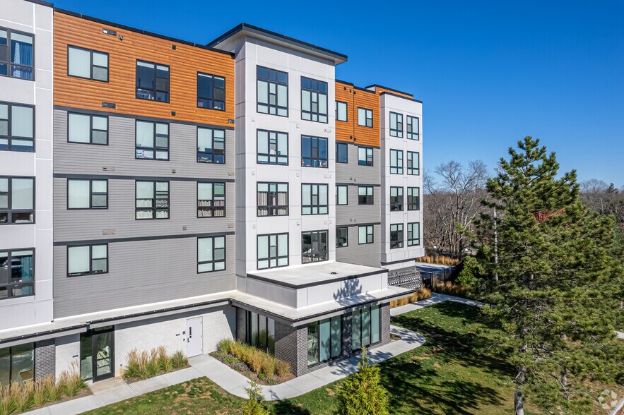 More Photos Of 1400 Main St, Weymouth Apartments For Lease