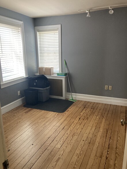 More Photos Of 421 S Washington St, Alexandria Storefront Retail Office For Lease