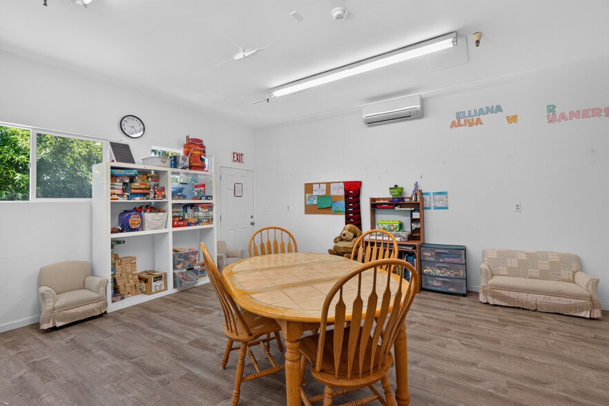 More Photos Of 530 N Cloverdale Blvd, Cloverdale Specialty For Sale