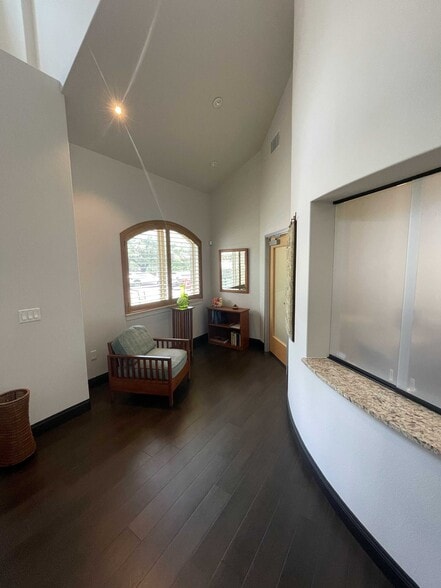More Photos Of 2500 W William Cannon Dr, Austin Medical For Lease