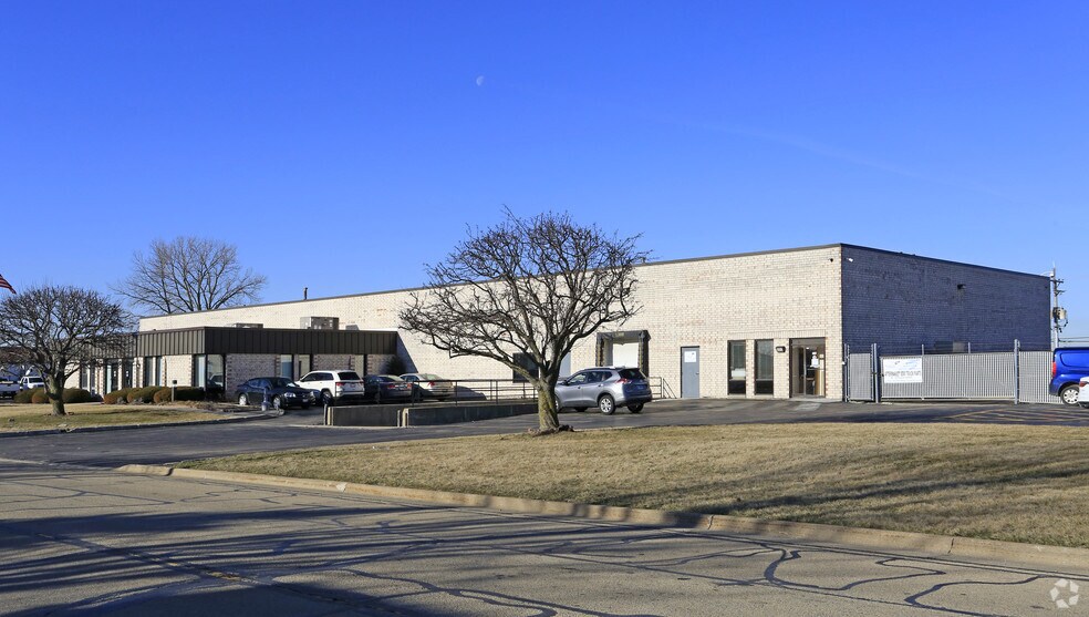 More Photos Of 1320 Enterprise Dr, Romeoville Truck Terminal For Lease