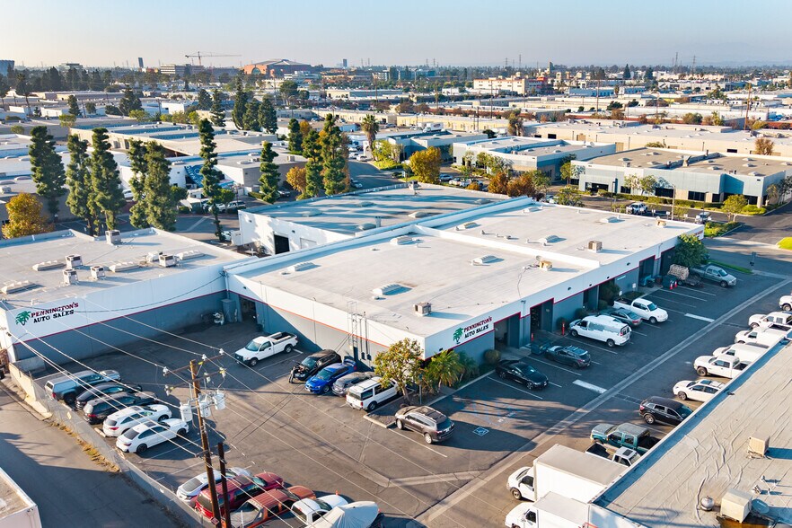 More Photos Of 1010-1016 W Barkley Ave, Orange Warehouse For Sale