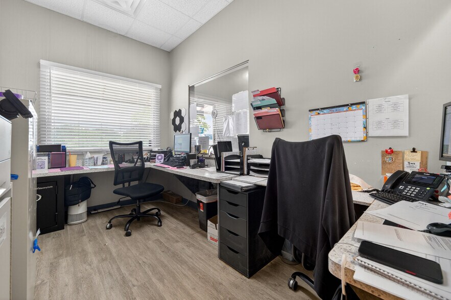 More Photos Of 4903 Golden Quail, San Antonio Storefront Retail Office For Sale
