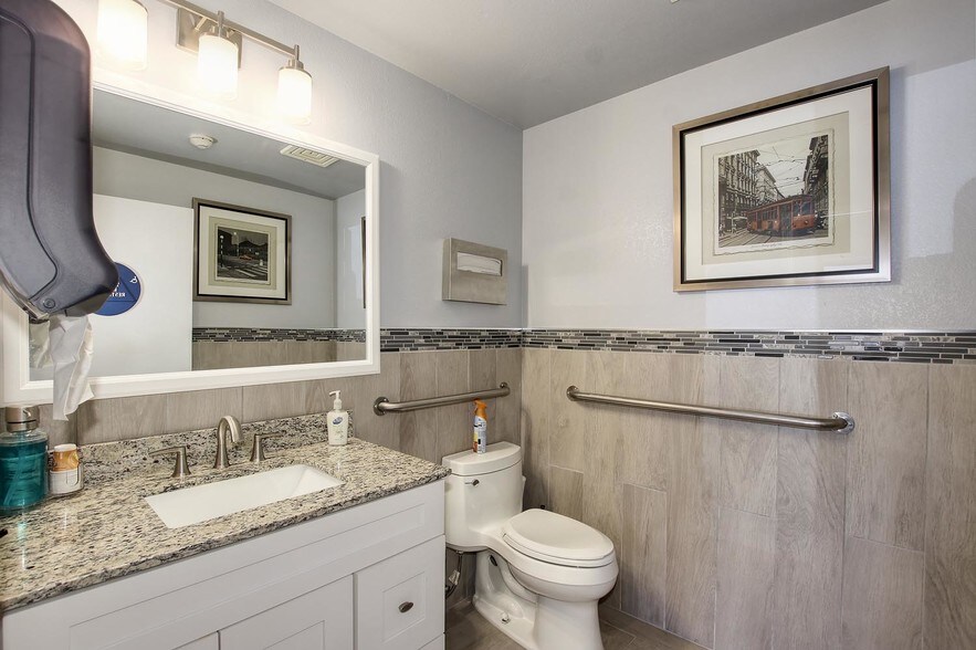 More Photos Of 9701 Fair Oaks Blvd, Fair Oaks Office For Sale