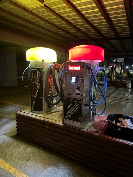 More Photos Of 102 S Fair St, Calhoun Carwash For Sale