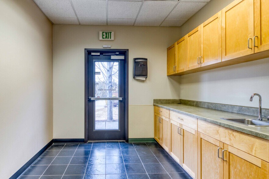 More Photos Of 7555 Falcon Crest Dr, Redmond Office Residential For Lease