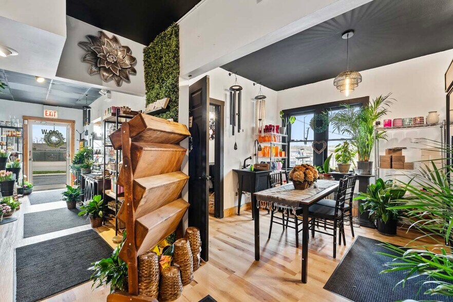 More Photos Of 310 W Irving Park Rd, Wood Dale General Retail For Sale
