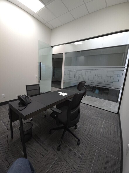 More Photos Of 350 Hanlon Creek Blvd, Guelph Light Distribution For Lease