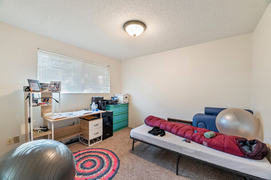 More Photos Of 437 Ash St, Central Point Apartments For Sale