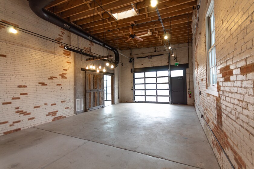 More Photos Of 301 Main St, Windsor Restaurant For Lease