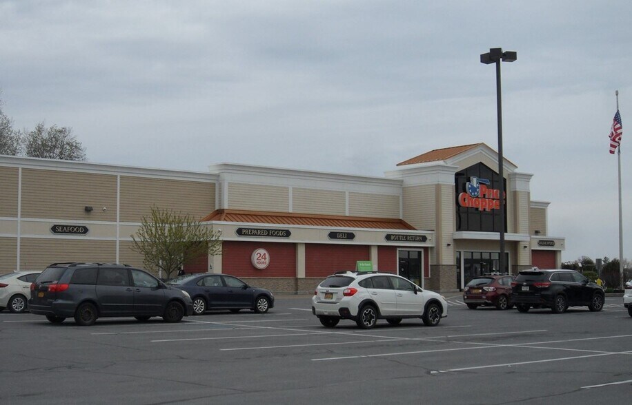 More Photos Of 43449 State Route 12, Alexandria Bay Supermarket For Lease
