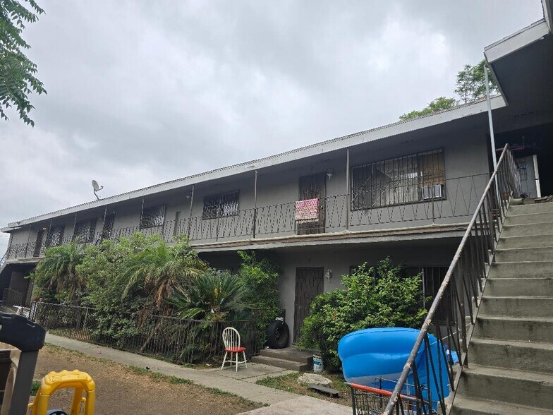 More Photos Of 1050 W 88th St, Los Angeles Apartments For Sale