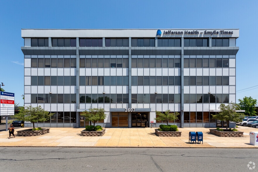 More Photos Of 8001 Roosevelt Blvd, Philadelphia Office For Sale