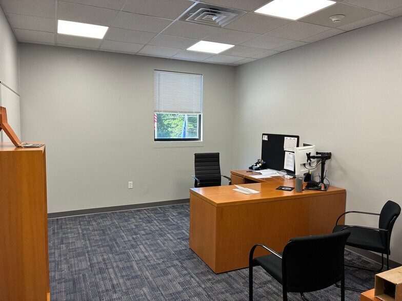 More Photos Of 24 E Brookfield Rd, North Brookfield Manufacturing For Sale