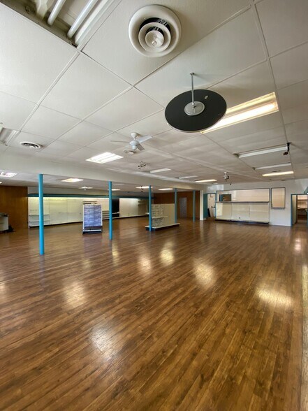 More Photos Of 122-124 Depot St, Gardner Drugstore For Sale