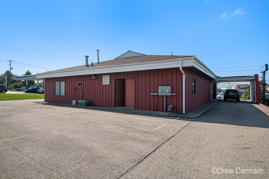 More Photos Of 845 4 Mile Rd NW, Grand Rapids Storefront Retail Residential For Sale