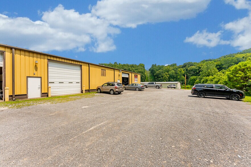 More Photos Of 1065 Greenbag Rd, Morgantown Industrial For Lease