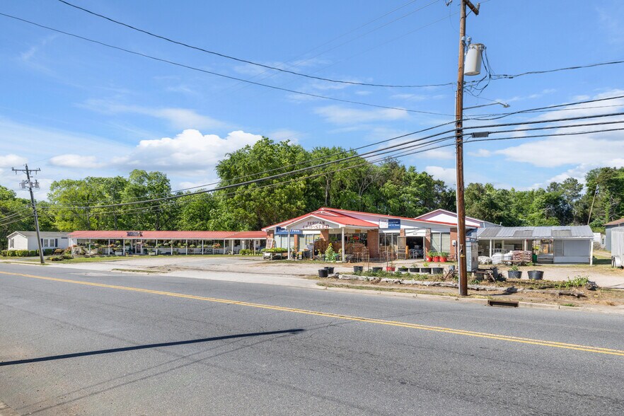 More Photos Of 649 Columbia Rd, Chester General Retail For Sale