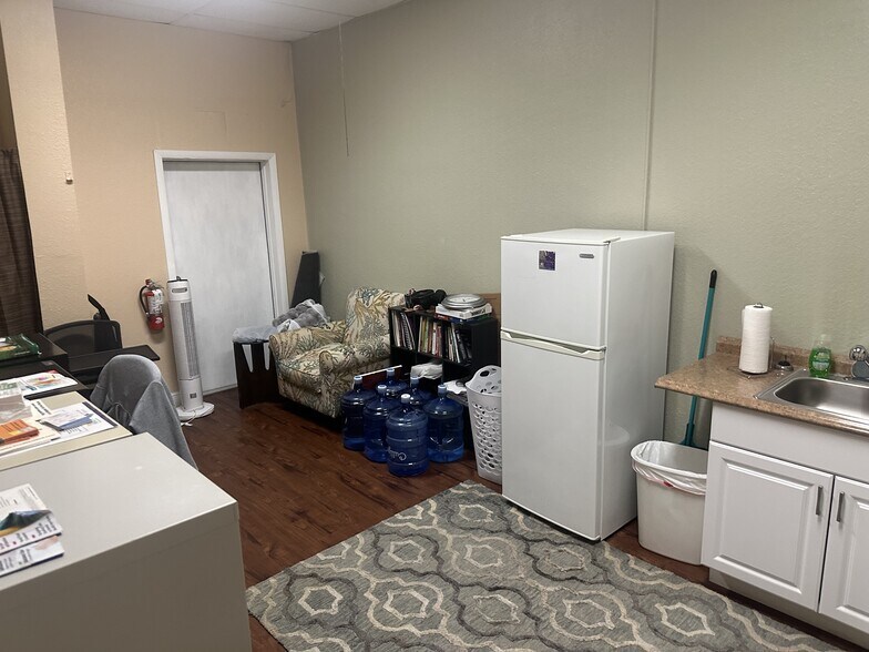 More Photos Of 5105-5239 Manatee Ave, Bradenton General Retail For Sale