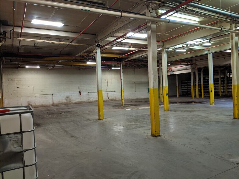 More Photos Of 18 Main St, Silver Creek Food Processing For Lease