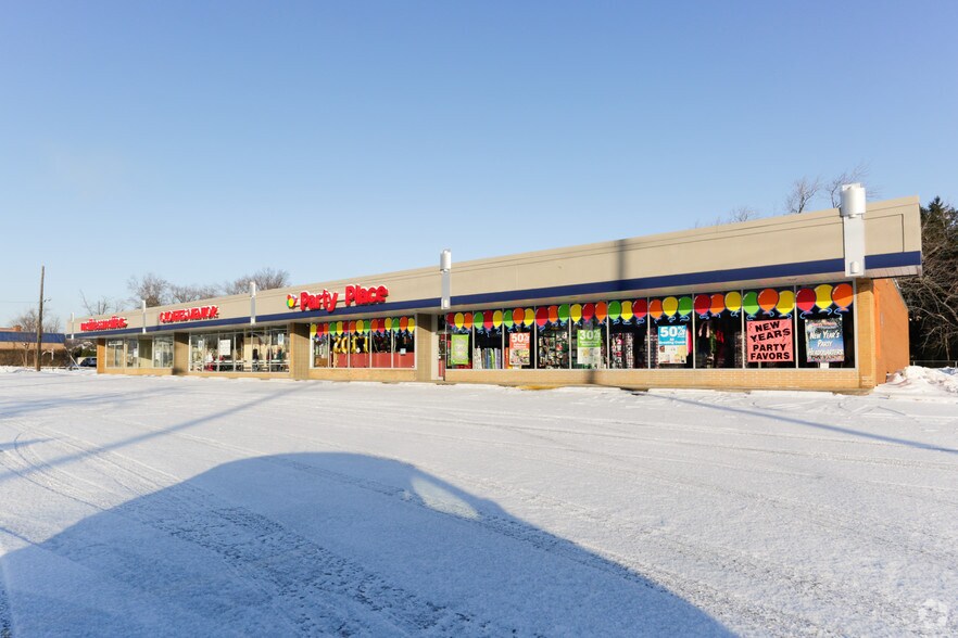 Primary Photo Of 6145 Mayfield Rd, Mayfield Heights Freestanding For Lease