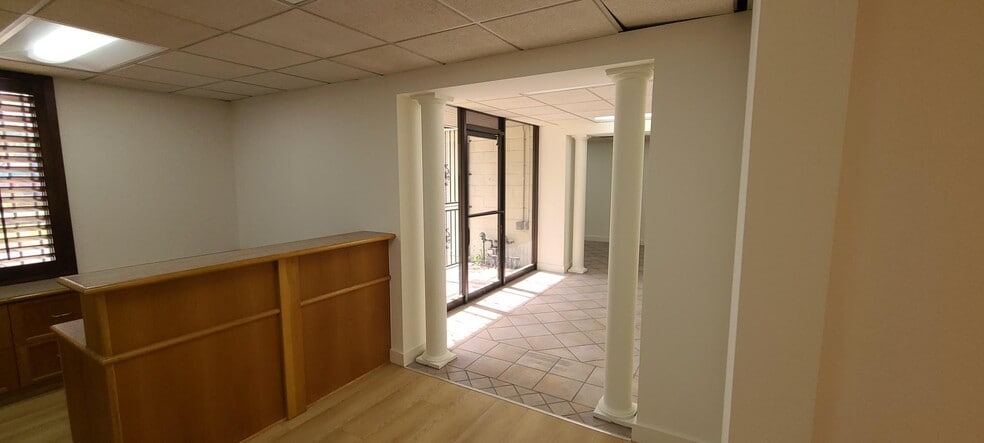 More Photos Of 10615 Chandler Blvd, North Hollywood Industrial For Lease