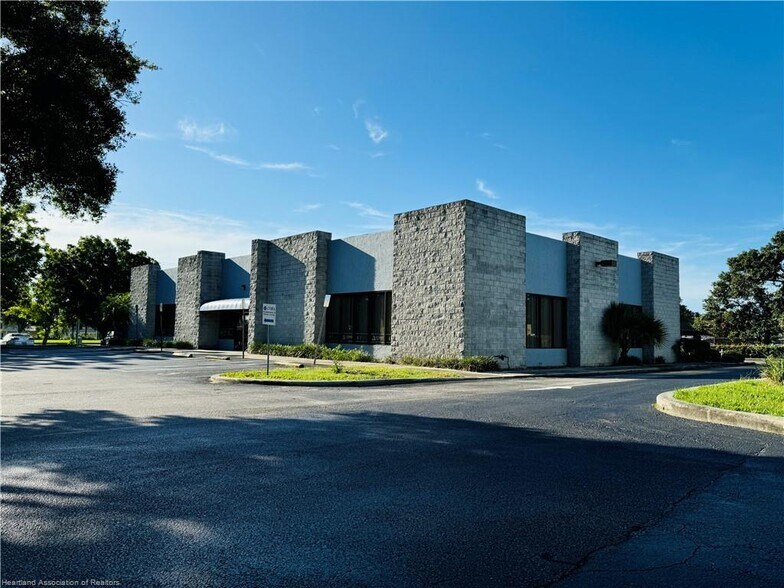 More Photos Of 346 E Royal Palm St, Lake Placid Office For Sale