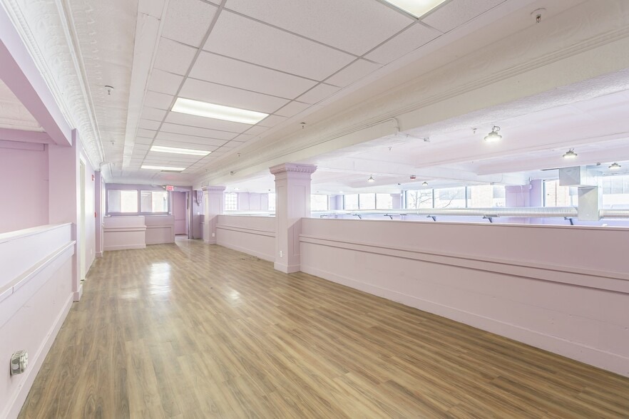 More Photos Of 727 E Main St, Rochester Restaurant For Lease