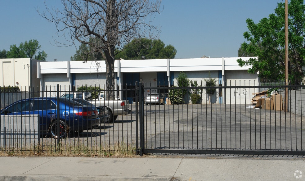 Primary Photo Of 6745-6747 Valjean Ave, Van Nuys Warehouse For Lease
