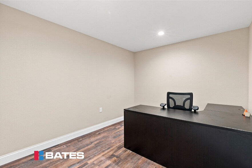 More Photos Of 901 E Johnson St, Waco Service For Sale