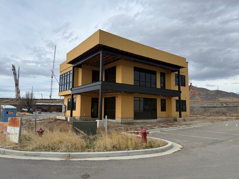 More Photos Of 11231 Highland blvd, Highland Office For Lease