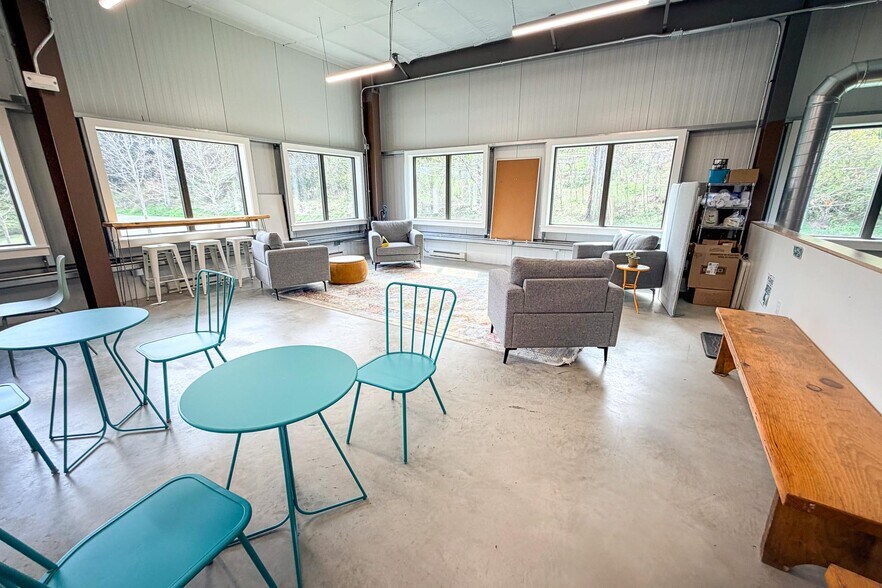 More Photos Of 60 Artisans Way, Windsor Flex For Sale