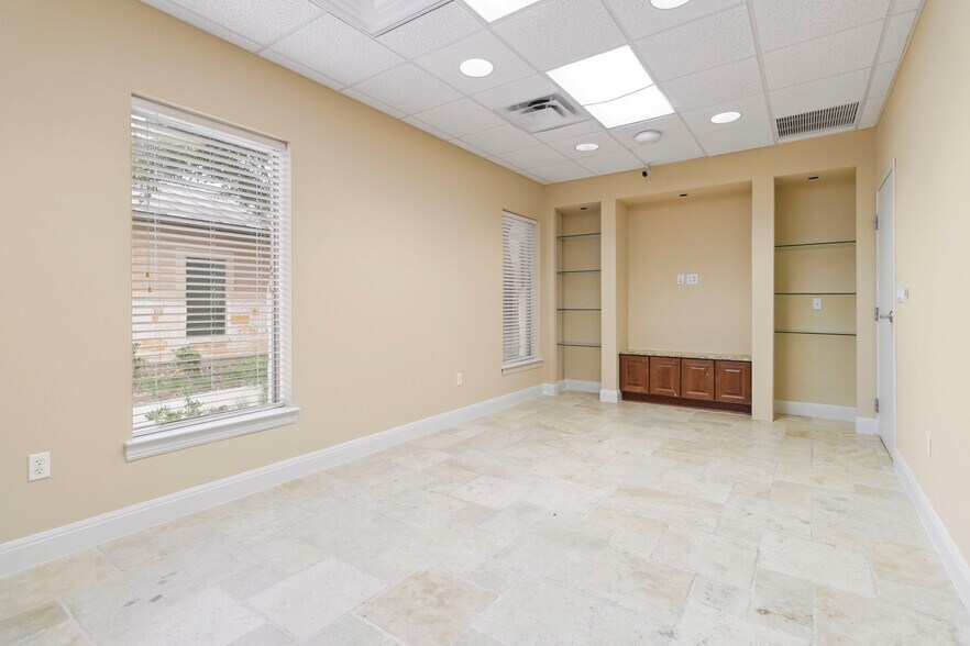 More Photos Of 3519 Paesanos Pky, Shavano Park Office For Lease