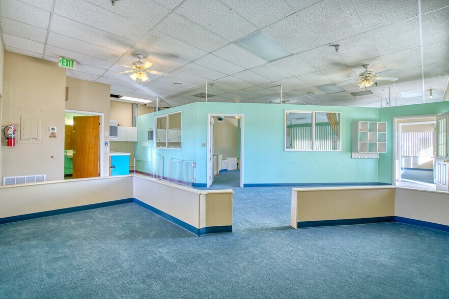 More Photos Of 5280 Spine Rd, Boulder General Retail For Lease