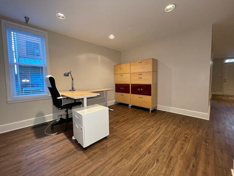 More Photos Of 123 N Henry St, Alexandria Office For Lease