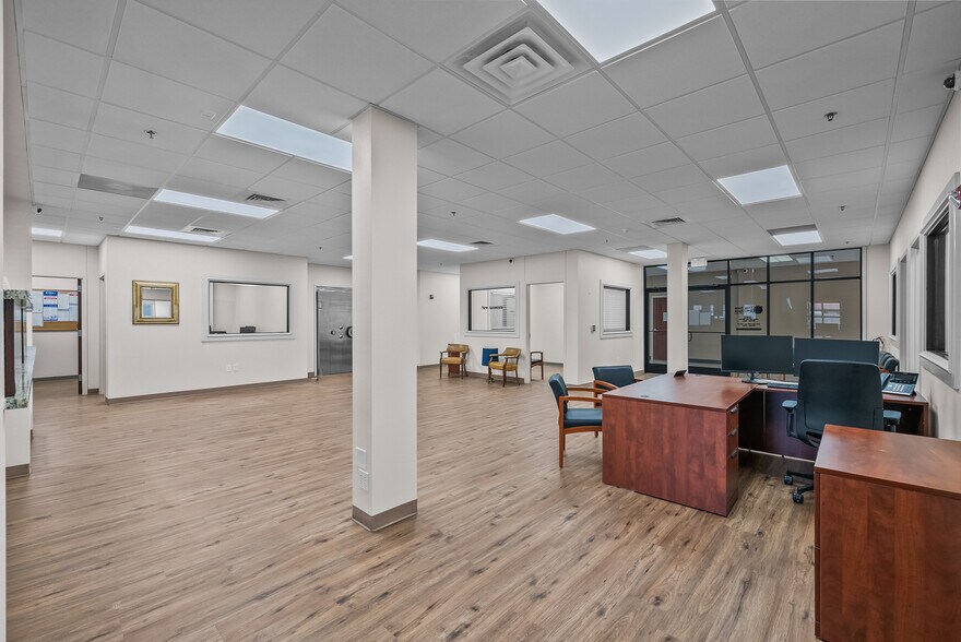 More Photos Of 7202 Slide Rd, Lubbock Medical For Lease
