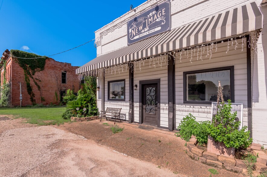 More Photos Of 131 Commerce st, Lovelady General Retail For Sale