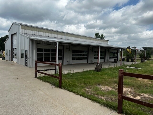 More Photos Of 5650 Matlock Rd, Granbury Industrial For Sale